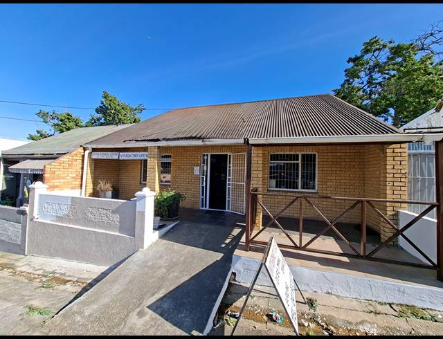 M² OFFICE FOR SALE IN UITENHAGE CENTRAL